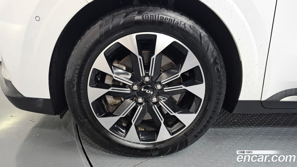 Kia Carnival 7-Seater Signature, 2023