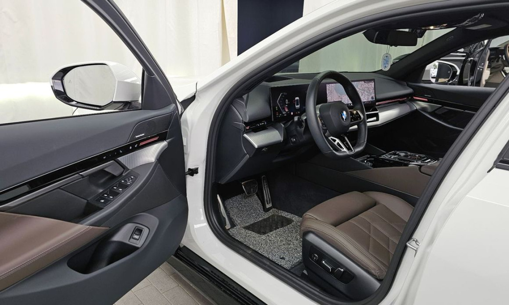 BMW 5-Series 520i M Sport, 2024