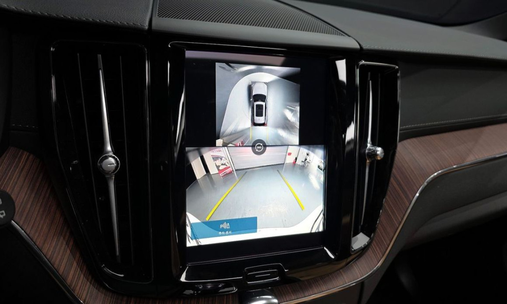 Volvo XC60 B5 Ultra Bright, 2025
