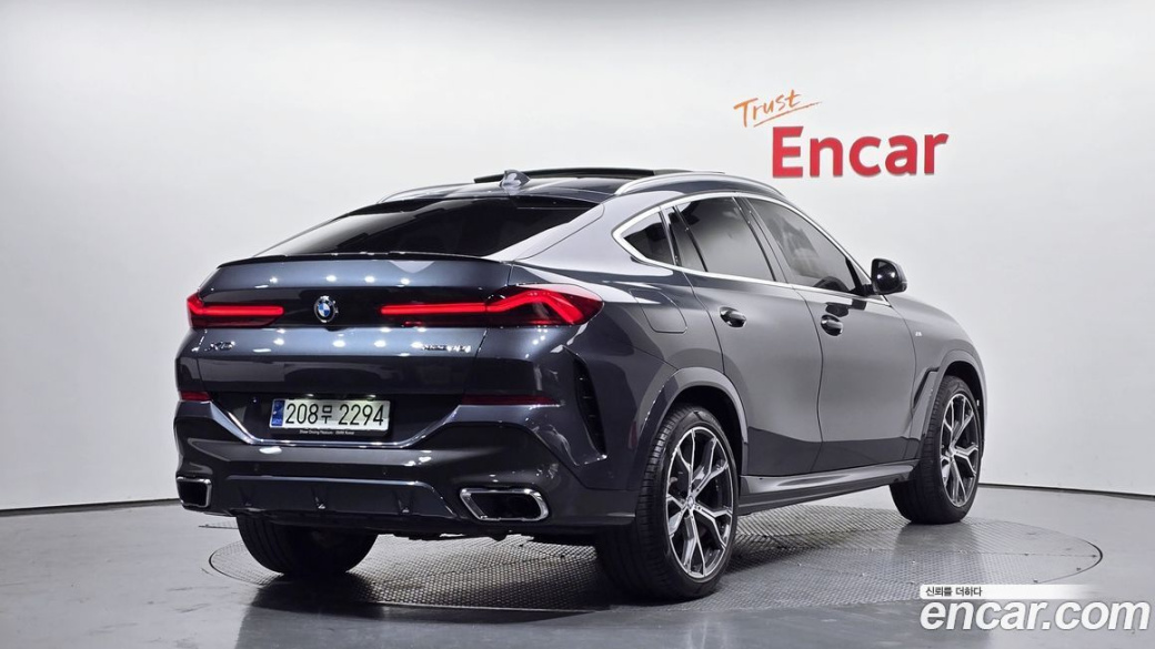 BMW X6 xDrive40i M Sport, 2022