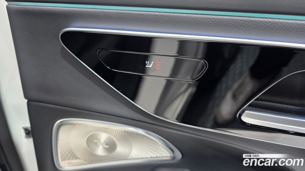 Mercedes-Benz E-Class E300 4MATIC Exclusive, 2025