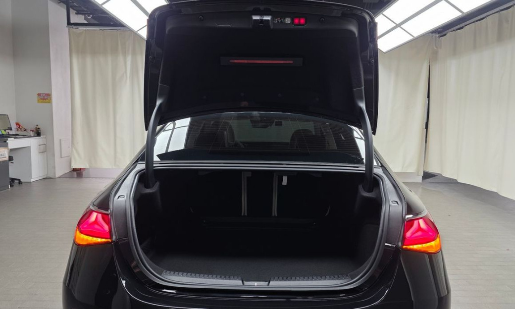 Mercedes-Benz E-Class E220d 4MATIC Exclusive, 2024