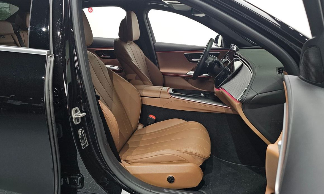 Mercedes-Benz E-Class E220d 4MATIC Exclusive, 2024