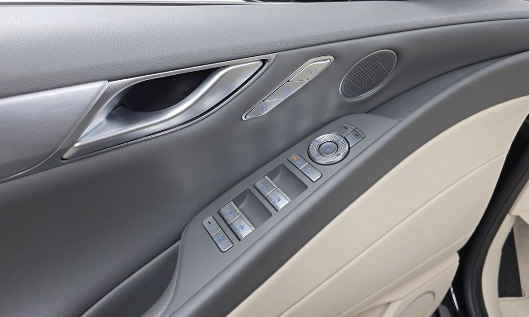 Genesis G80 Gasoline 2.5 Turbo AWD, 2025