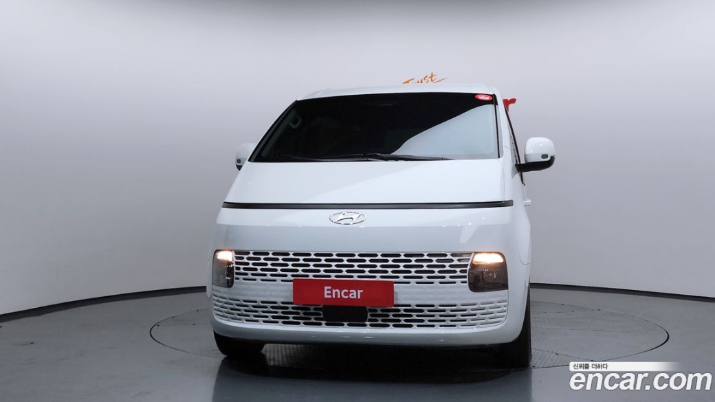 Hyundai Staria 4WD Tourer 9-Seater, 2023