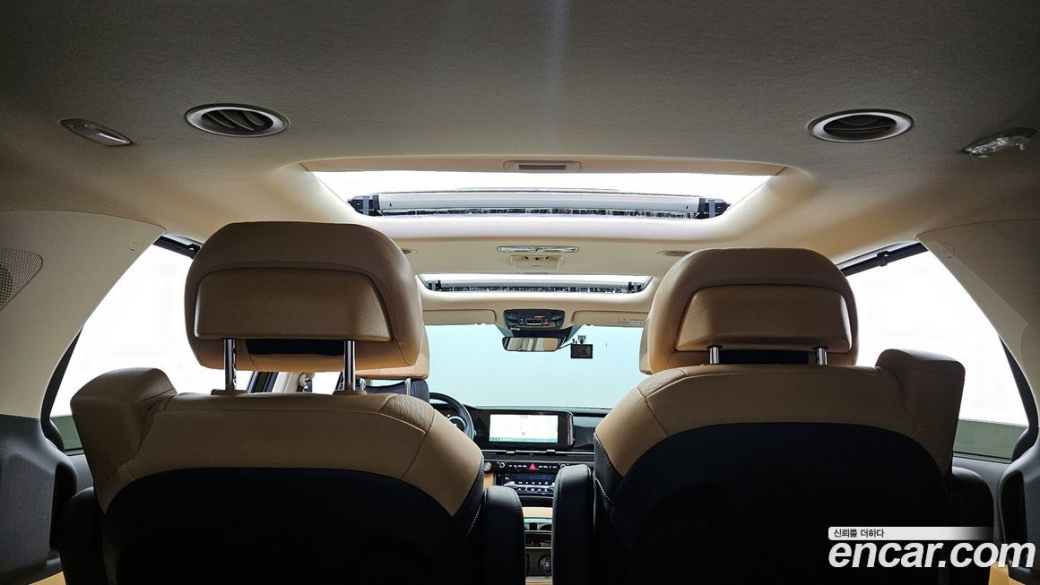 Kia Carnival 7-Seater Signature, 2023