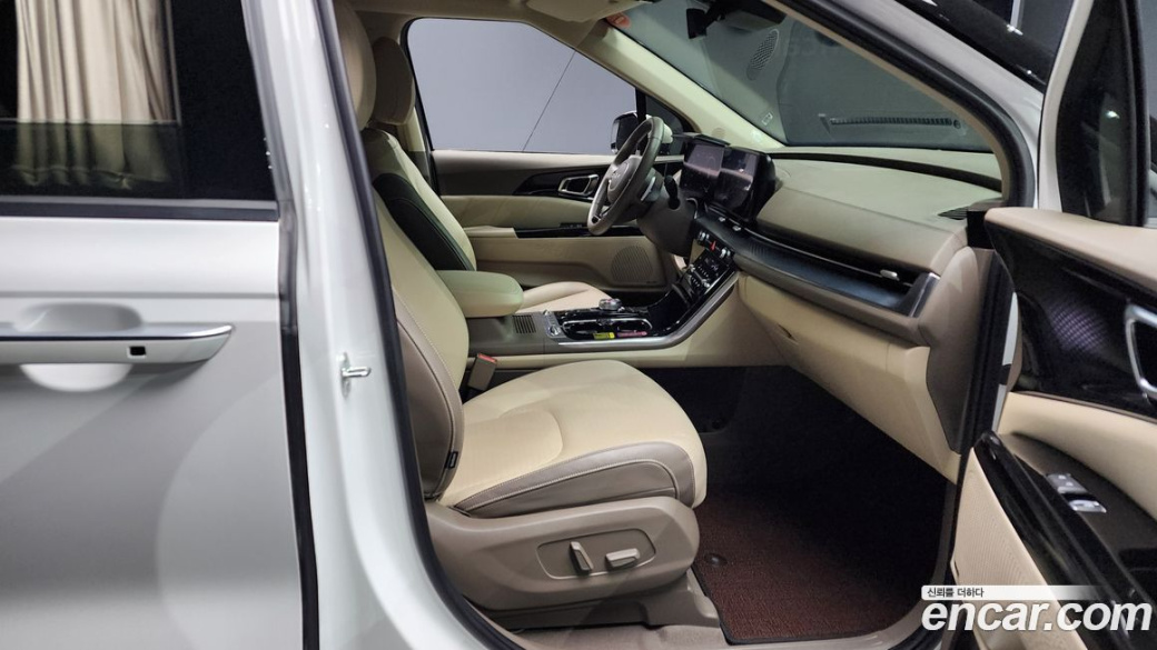 Kia Carnival 7-Seater Hi-Limousine, 2022