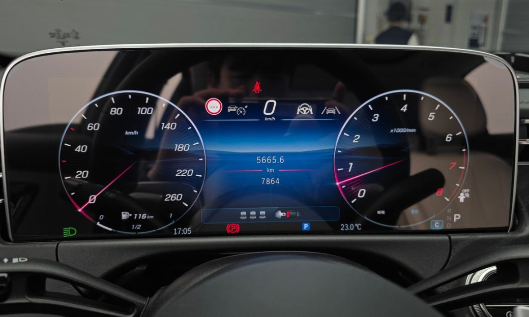 Mercedes-Benz E-Class E200 Avantgarde, 2025