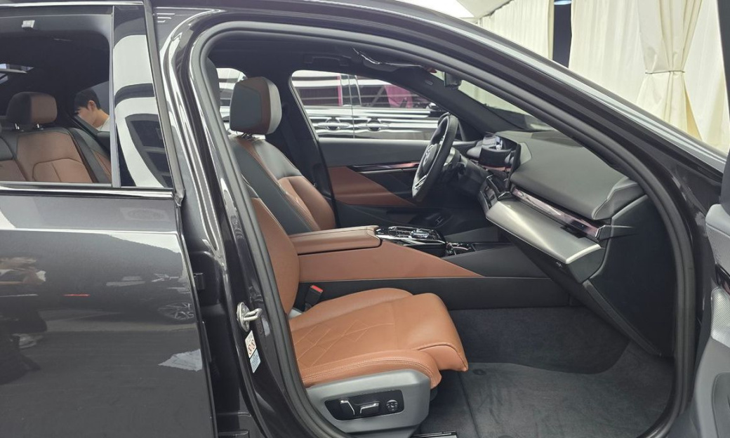 BMW 5-Series 530i xDrive M Sport, 2024
