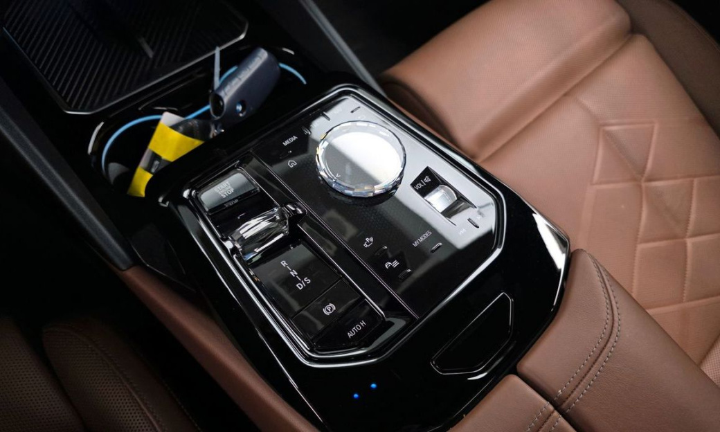 BMW 5-Series 530i xDrive M Sport, 2024