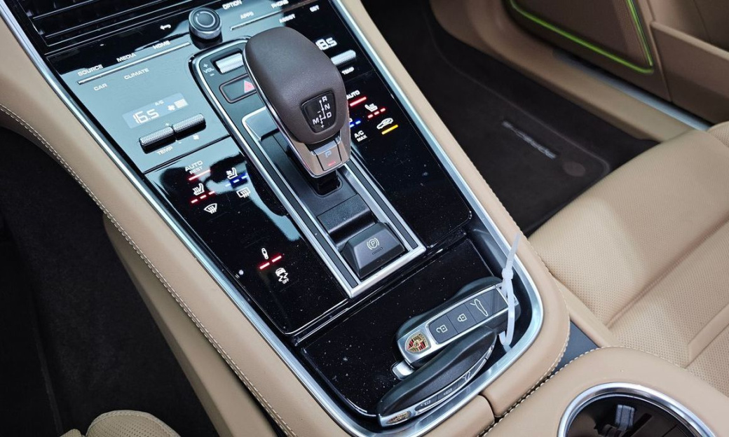 Porsche Panamera 4.0 GTS, 2023