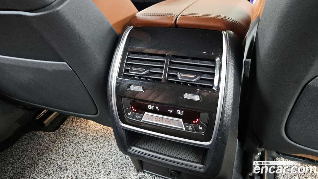 BMW X6 M50i, 2022