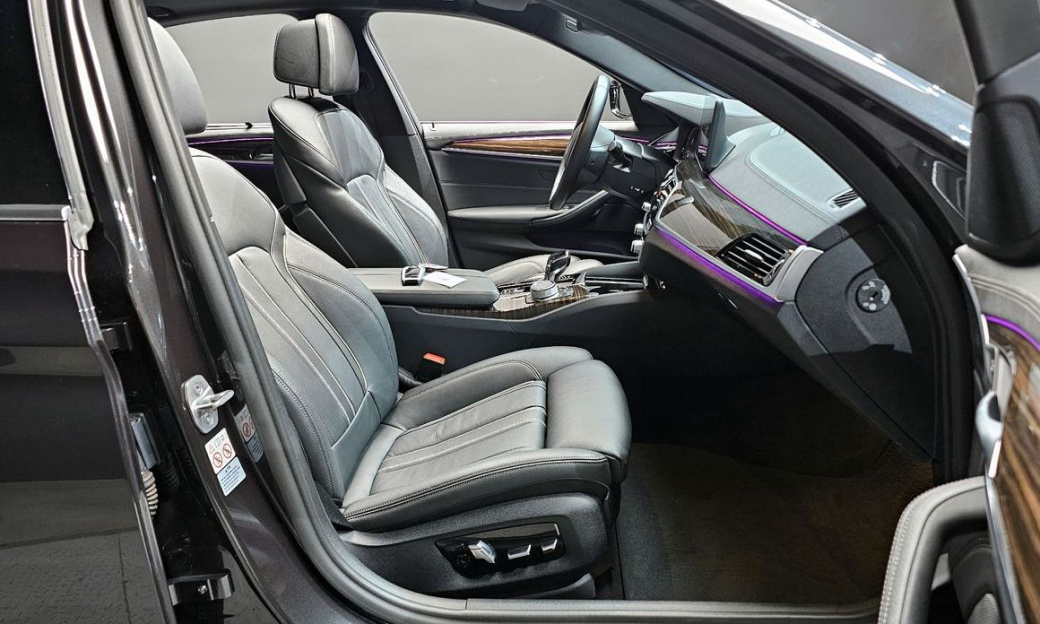 BMW 5-Series 520i M Sport, 2022
