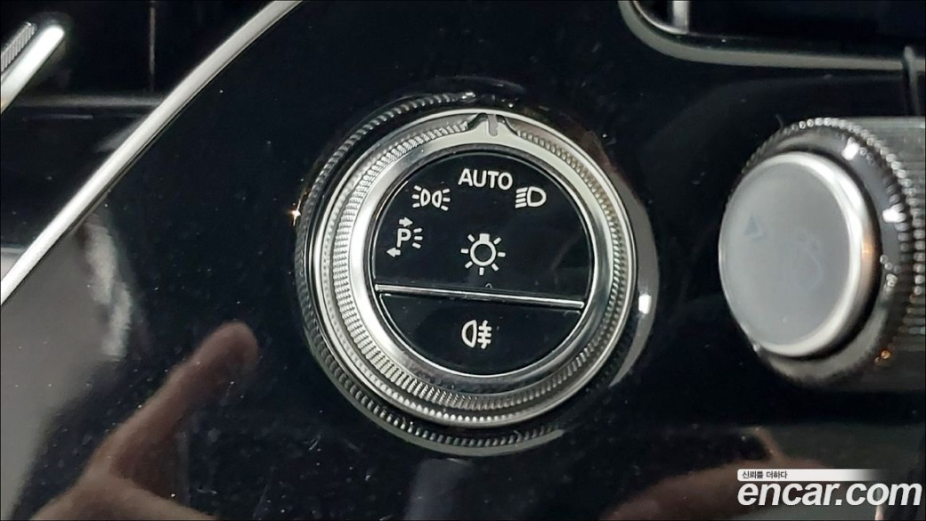 Mercedes-Benz E-Class E300 4MATIC Exclusive, 2025
