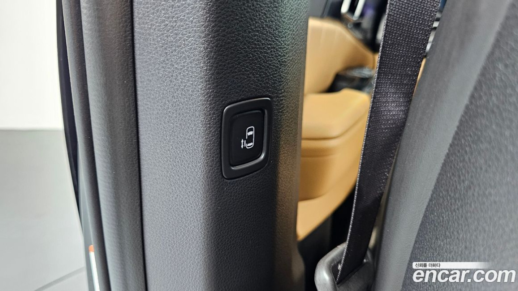 Kia Carnival 7-Seater Signature, 2023