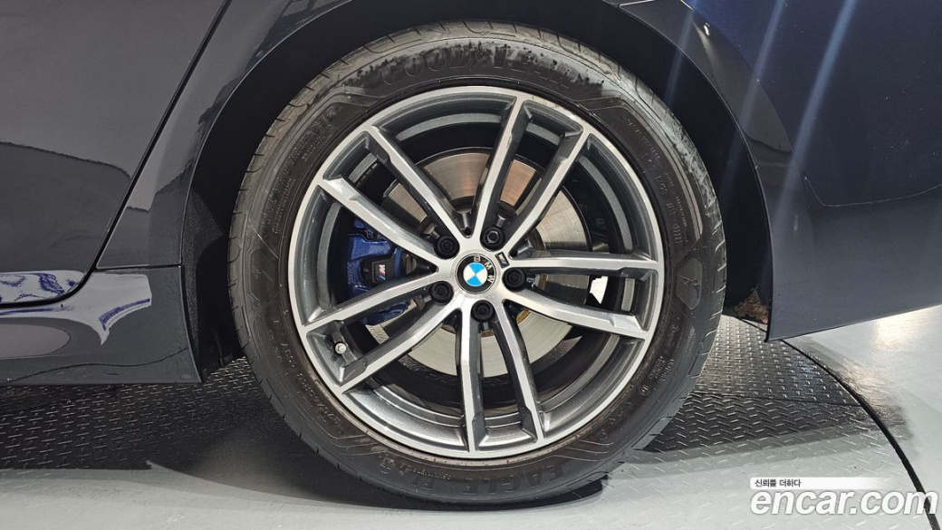 BMW 5-Series 520i M Sport, 2023