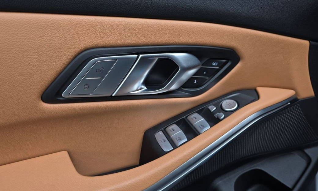 BMW 3-Series 320i, 2025