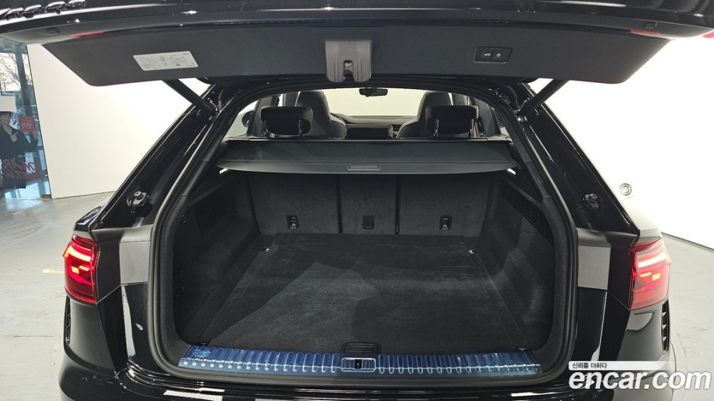 Audi RSQ8 4.0 TFSI Quattro Performance, 2025