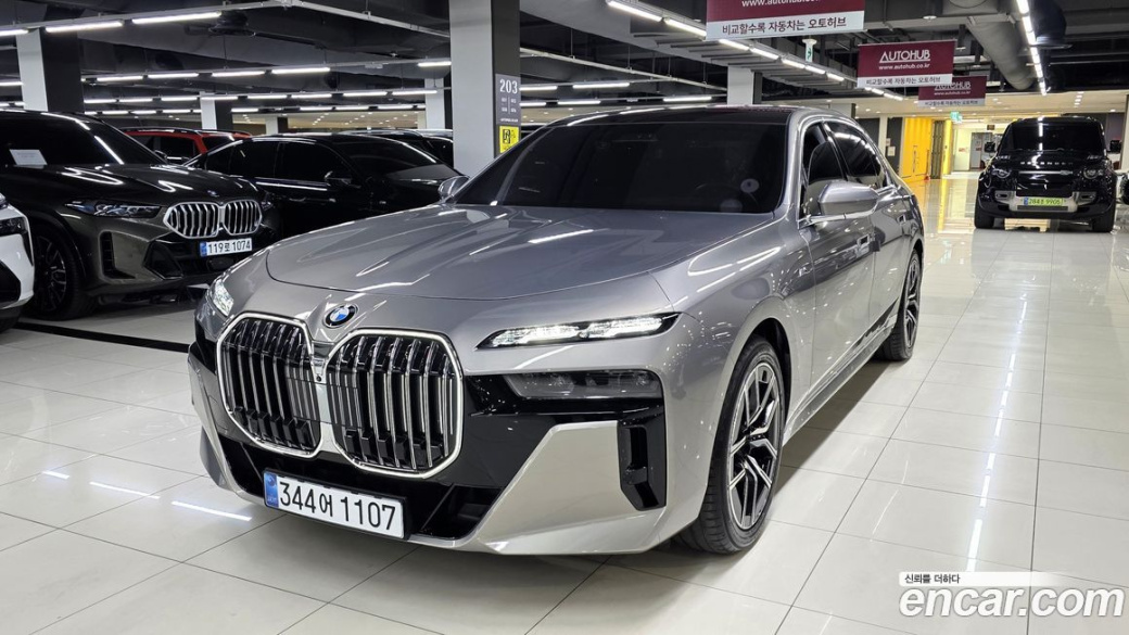 BMW 7-Series 740i xDrive M Sport, 2025