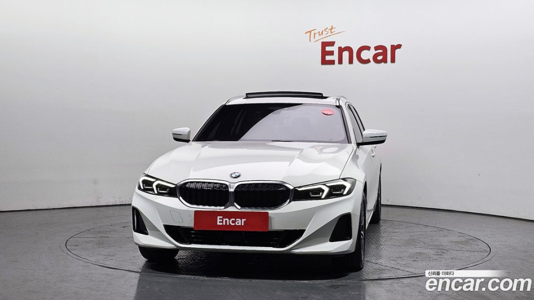BMW 3-Series 320i Touring, 2023