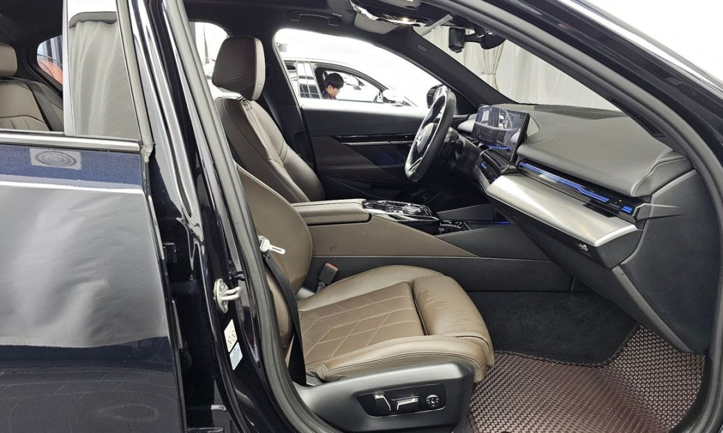 BMW 5-Series 523d M Sport, 2024