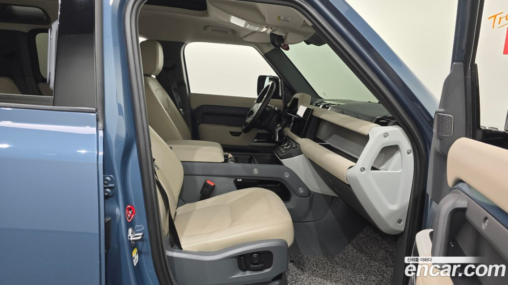 Land Rover Defender 110 D250 SE, 2023