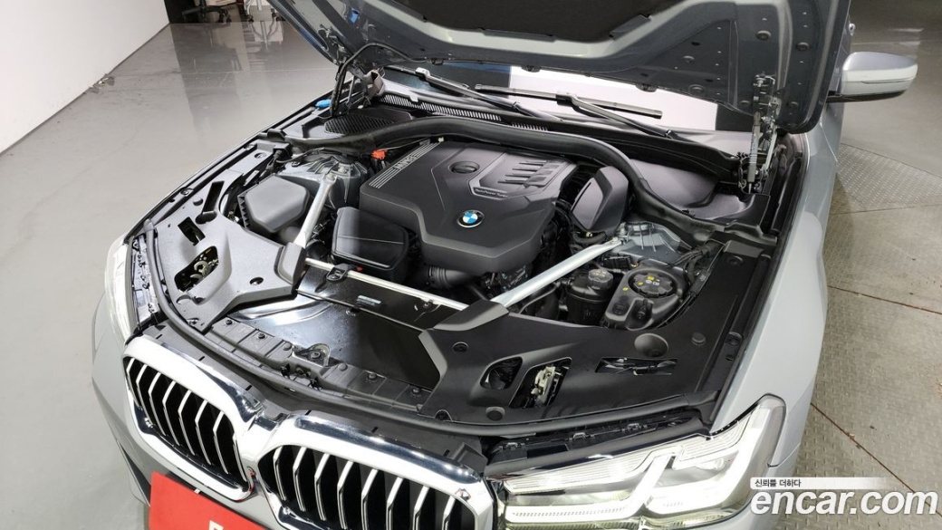BMW 5-Series 520i M Sport, 2023