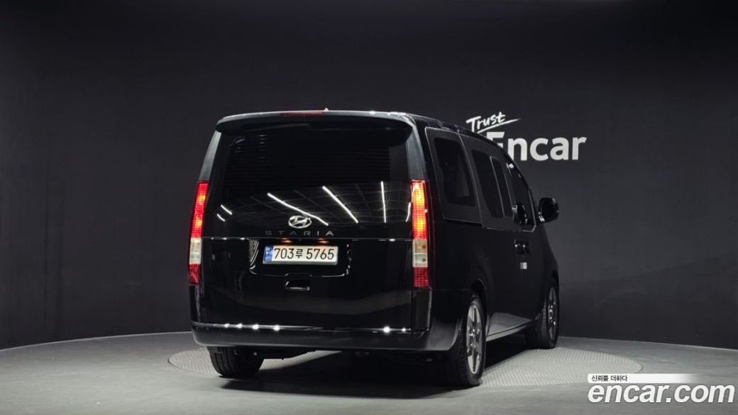Hyundai Staria Tourer 11-Seater, 2023