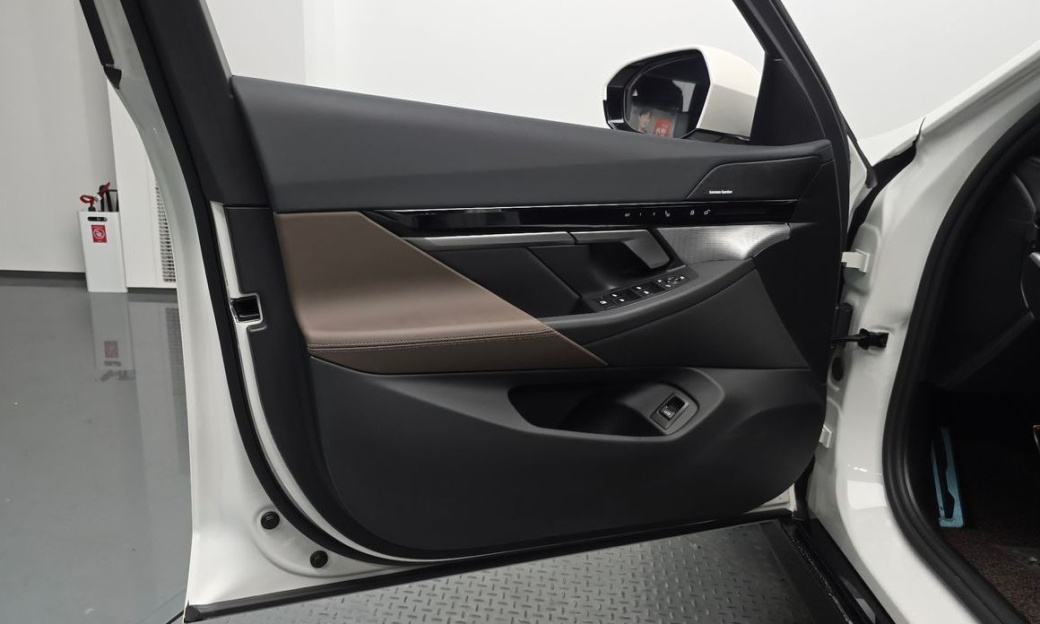 BMW 5-Series 520i M Sport, 2024