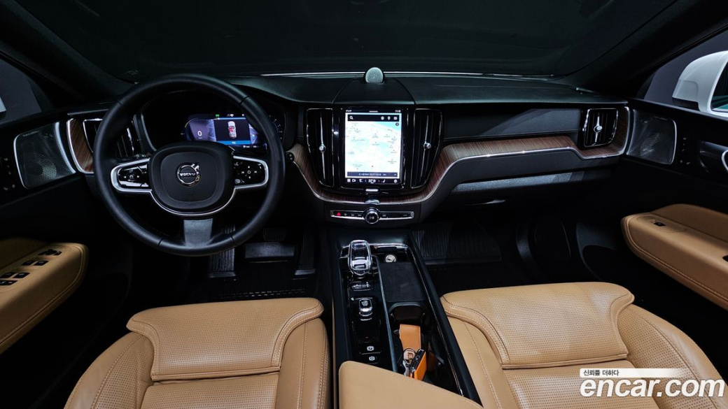Volvo XC60 B5 Ultimate Bright, 2023