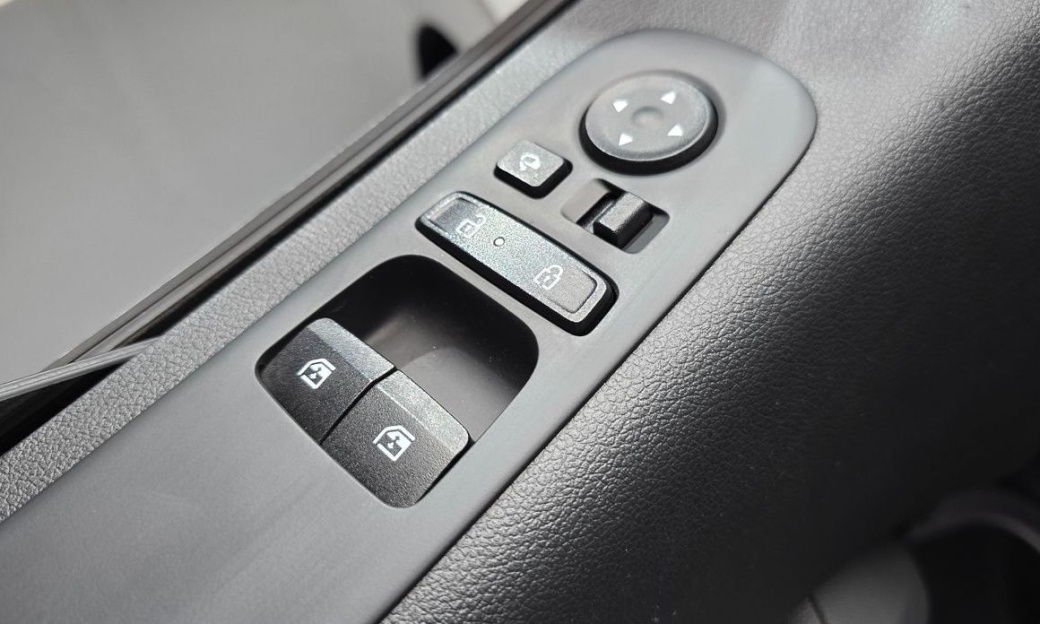 Hyundai Staria 4WD Lounge 9-Seater, 2025