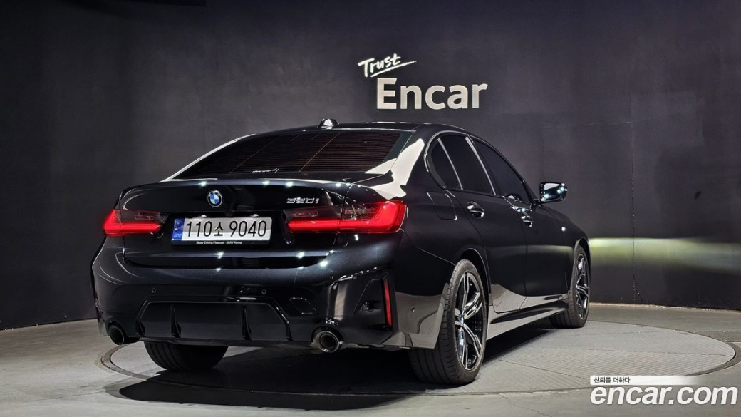 BMW 3-Series 320i M Sport, 2023