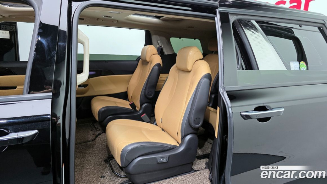 Kia Carnival 9-Seater Signature, 2023