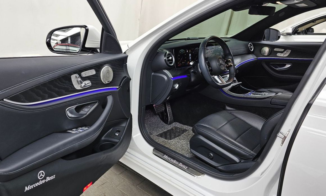 Mercedes-Benz E-Class E220d 4MATIC AMG Line, 2022