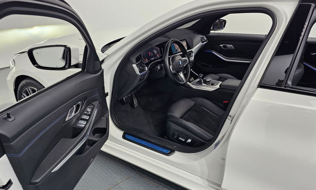 BMW 3-Series 320i M Sport, 2022