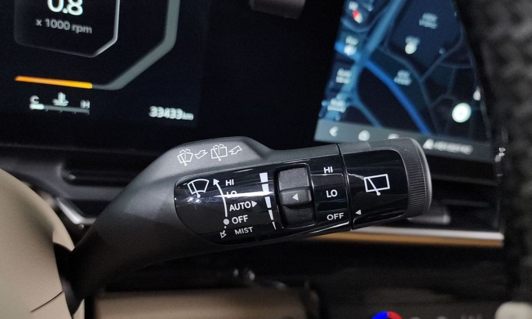 Kia Carnival 9-Seater Gravity, 2025
