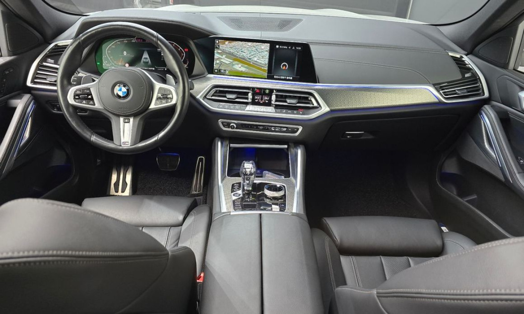 BMW X6 xDrive40i M Sport, 2022