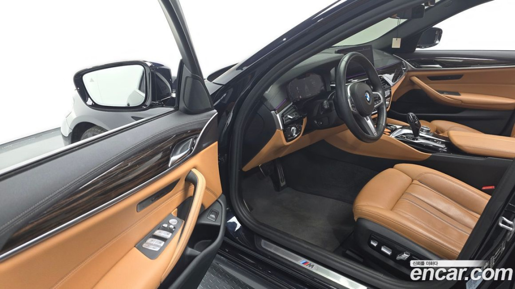 BMW 5-Series 520i M Sport, 2022