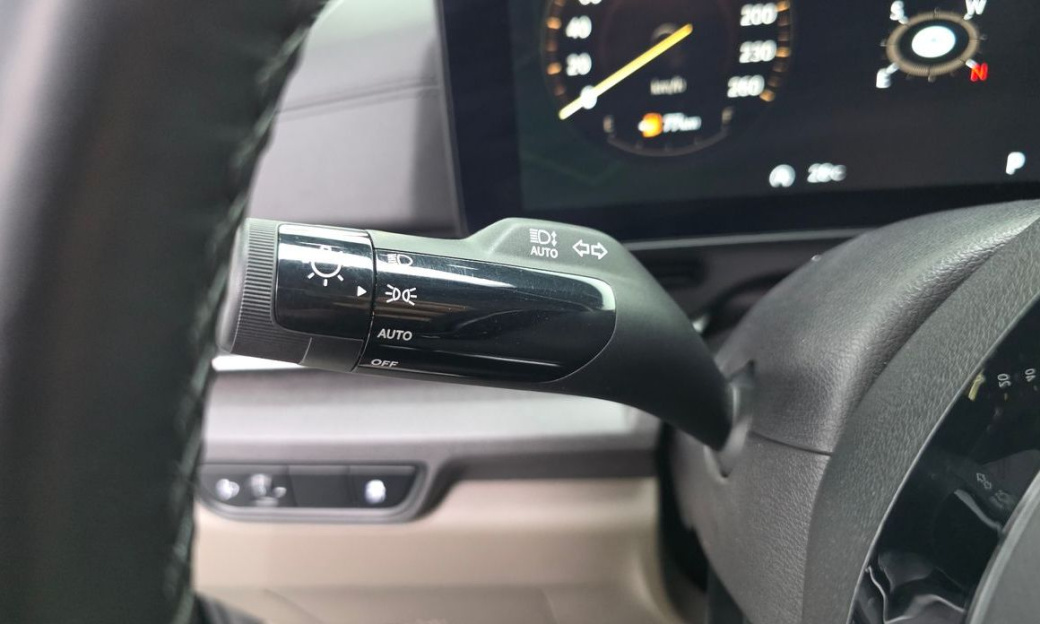 Kia Carnival 9-Seater Prestige, 2024