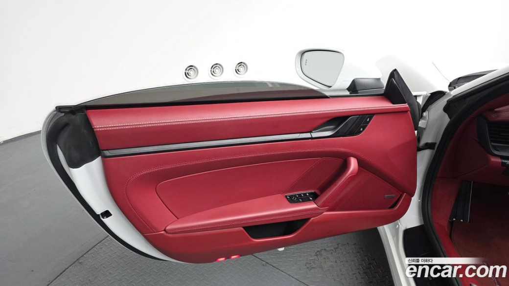 Porsche 911 Carrera 4 GTS Cabriolet, 2022