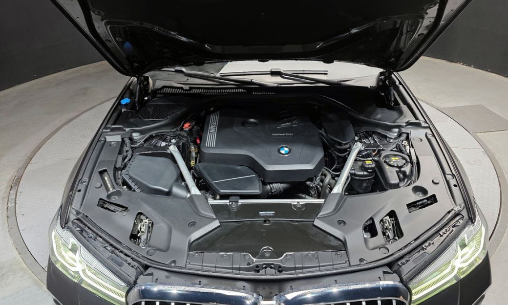 BMW 5-Series 520i M Sport, 2022