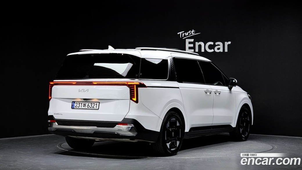 Kia Carnival 7-Seater Signature, 2024