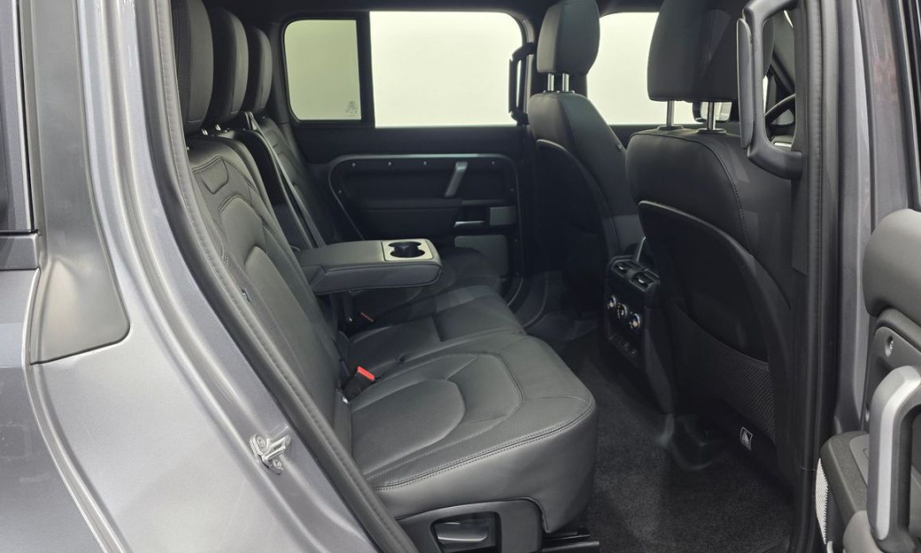 Land Rover Defender 130 P400 Outbound, 2024