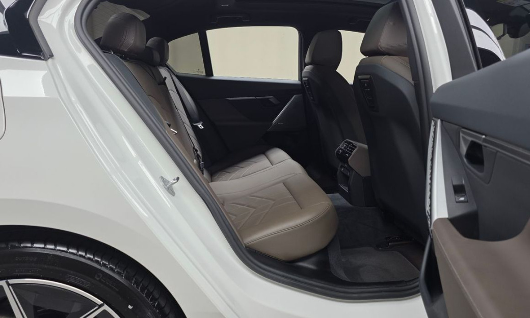 BMW 5-Series 520i M Sport, 2024