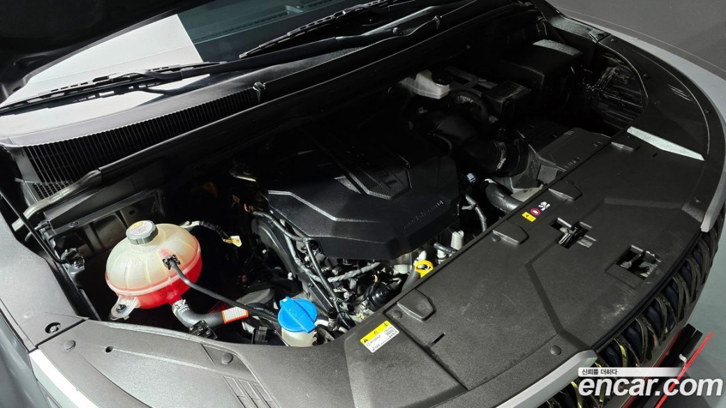 Kia Carnival 9-Seater Prestige, 2023