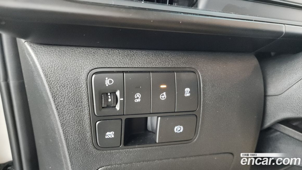 Hyundai Staria 4WD Tourer 9-Seater, 2023