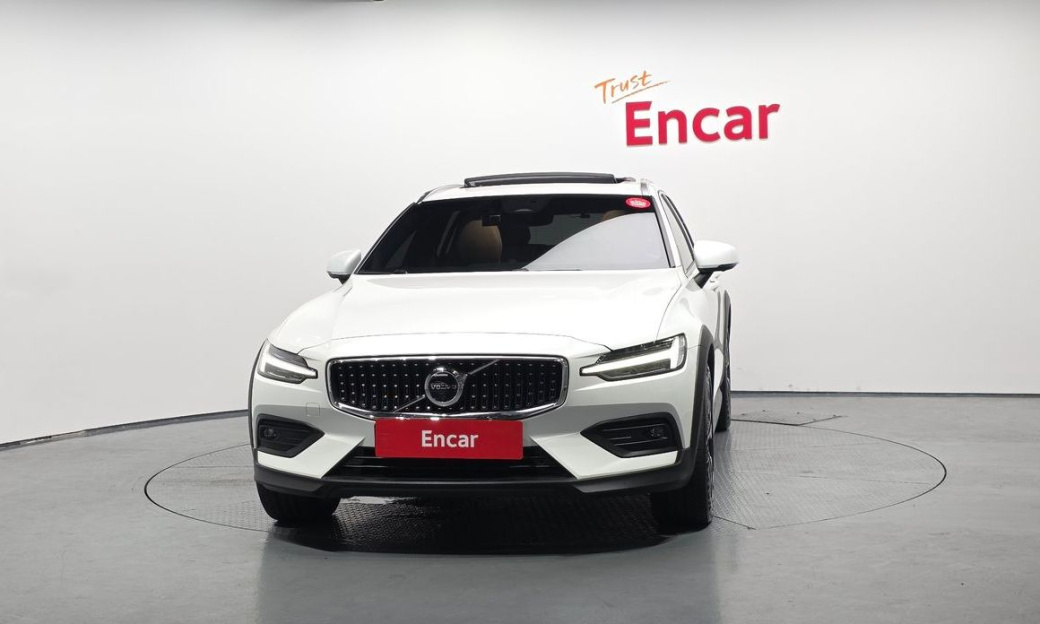 Volvo V60 B5 Ultimate AWD, 2023