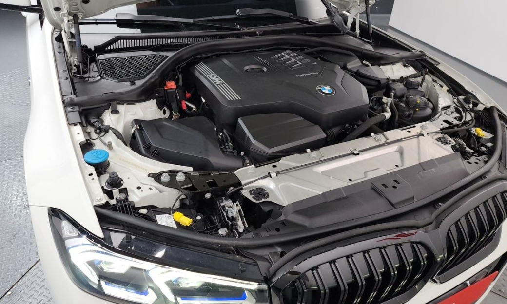 BMW 3-Series 320i M Sport, 2024