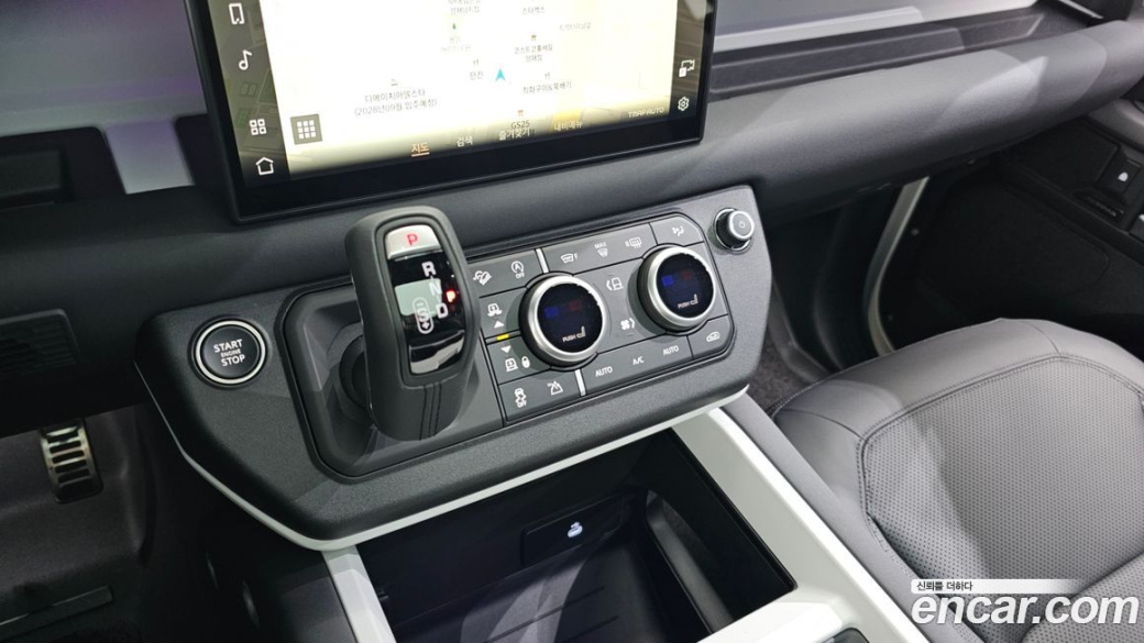 Land Rover Defender 90 D250 X-Dynamic SE, 2025