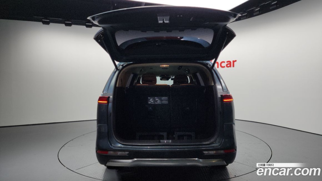 Kia Carnival 7-Seater Signature, 2023